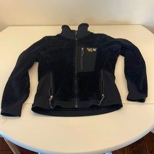 Mountain hardware jacket